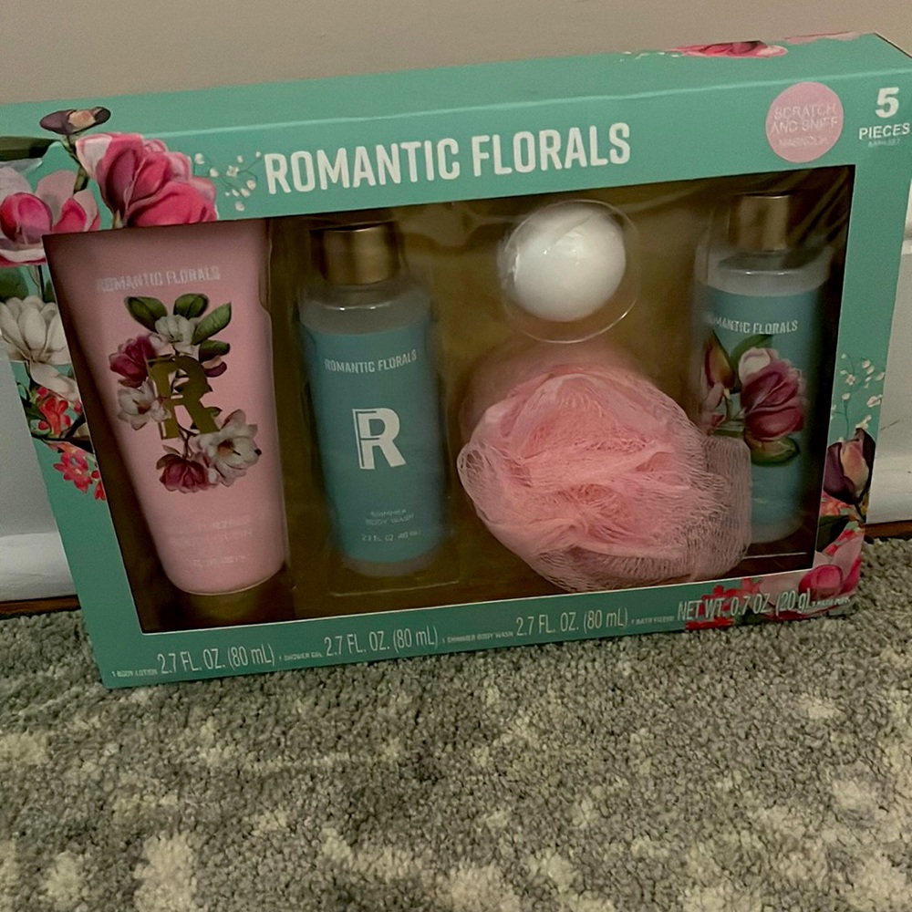 Romantic florals set